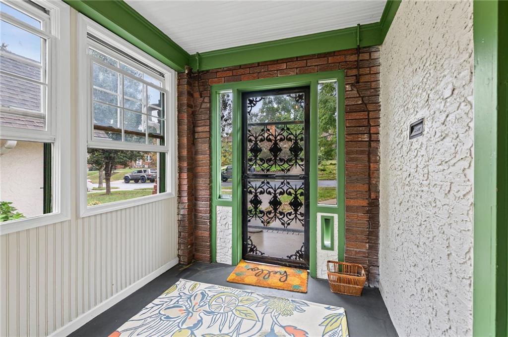 6657 Locust Street Property Photo 4
