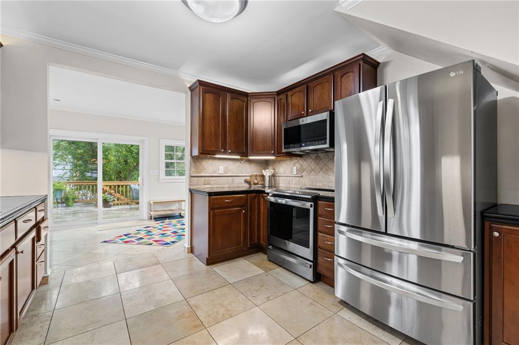 6657 Locust Street Property Photo 13