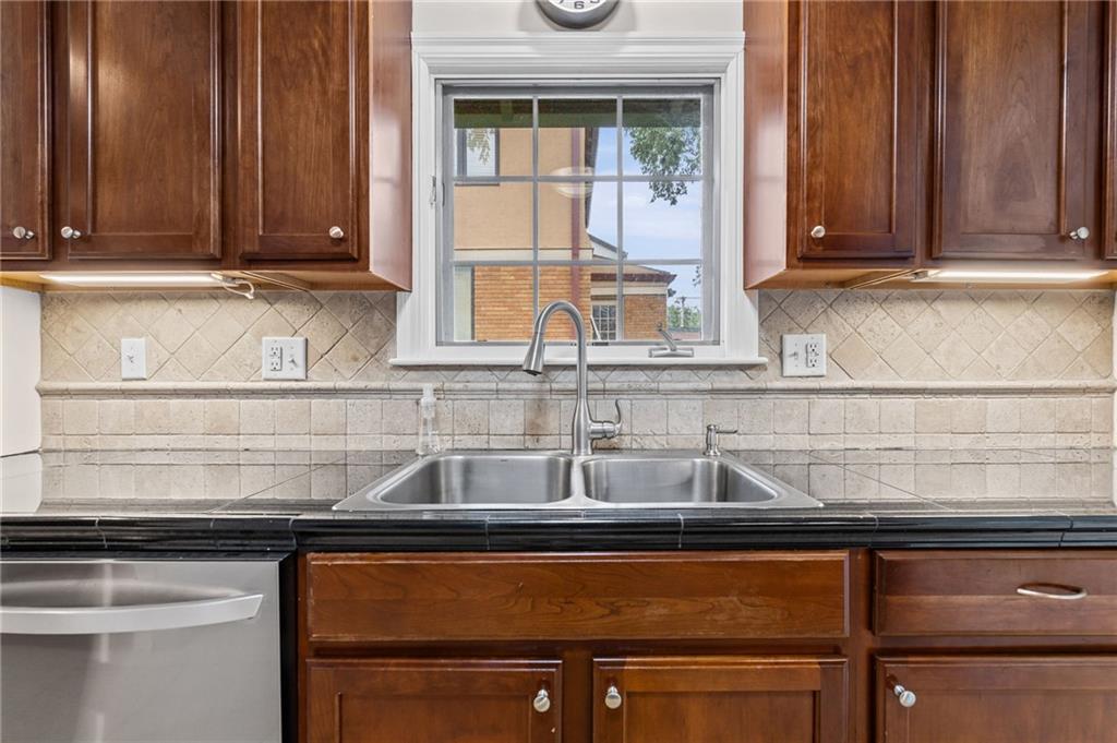 6657 Locust Street Property Photo 15