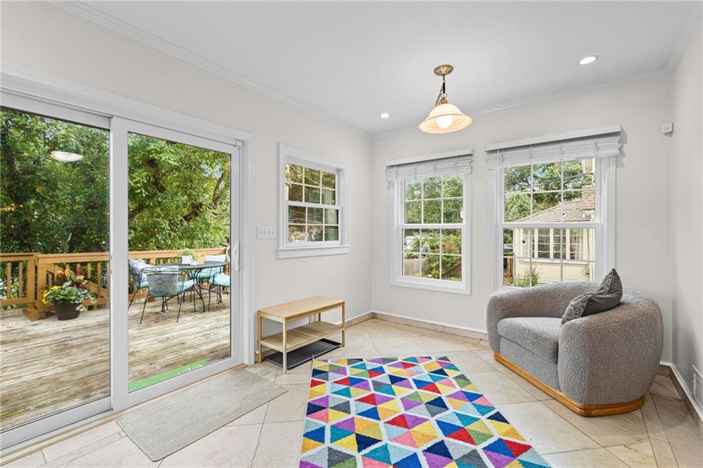 6657 Locust Street Property Photo 17