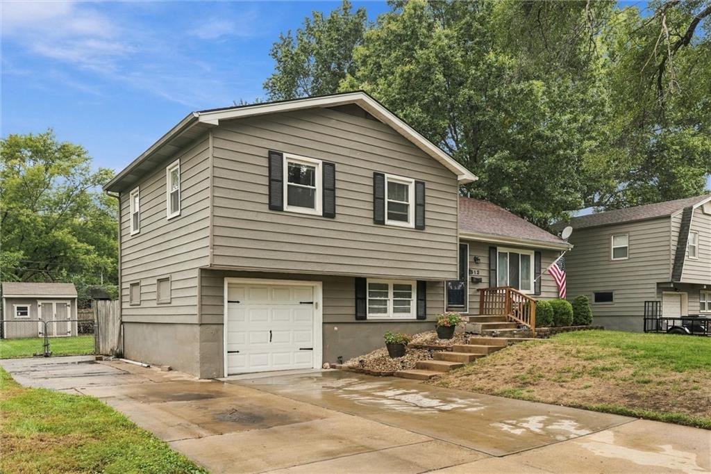 813 S Sunset Drive Property Photo 3