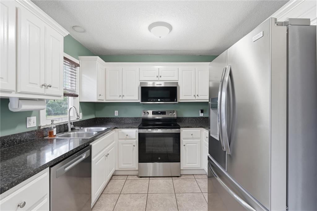 813 S Sunset Drive Property Photo 8