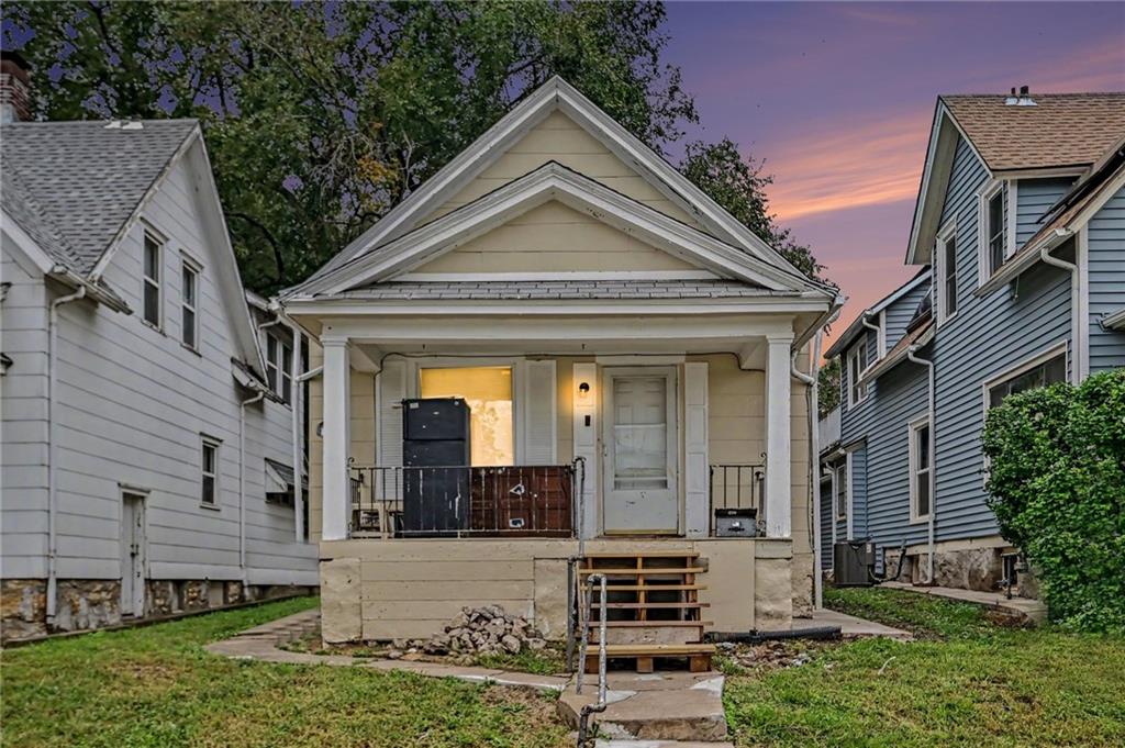 220 N Elmwood Avenue Property Photo 1