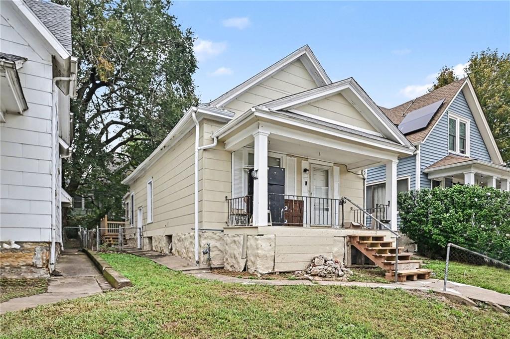 220 N Elmwood Avenue Property Photo 4