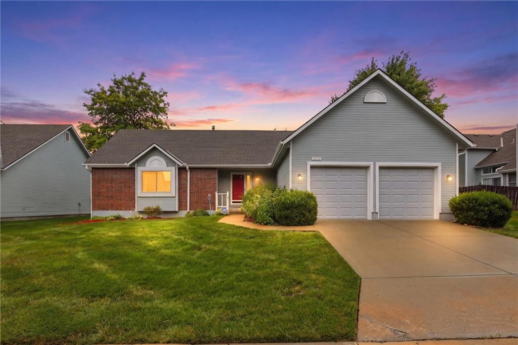 15724 Travis Street Property Photo 1