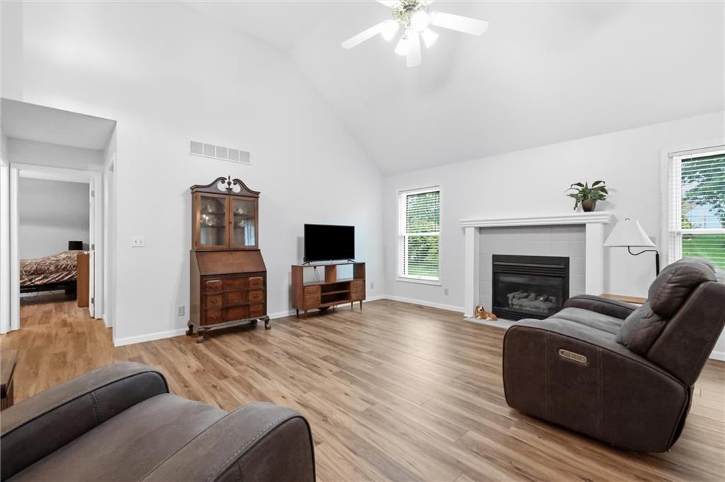 15724 Travis Street Property Photo 4