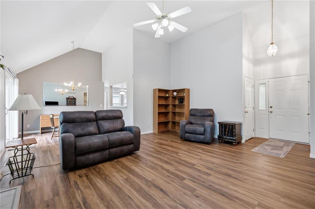 15724 Travis Street Property Photo 5