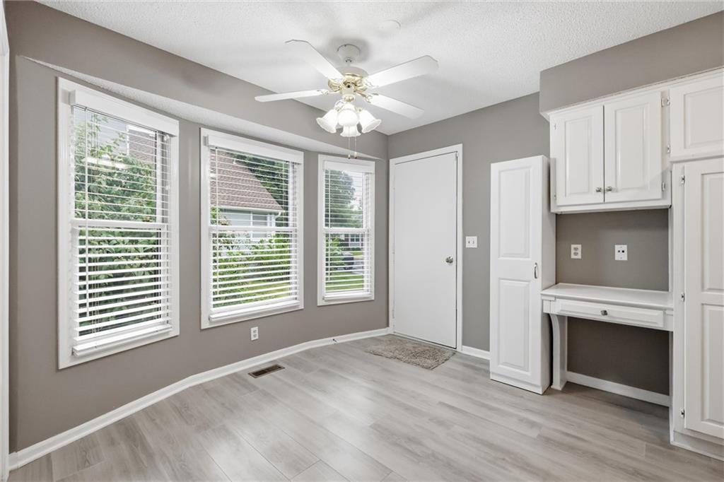15724 Travis Street Property Photo 8