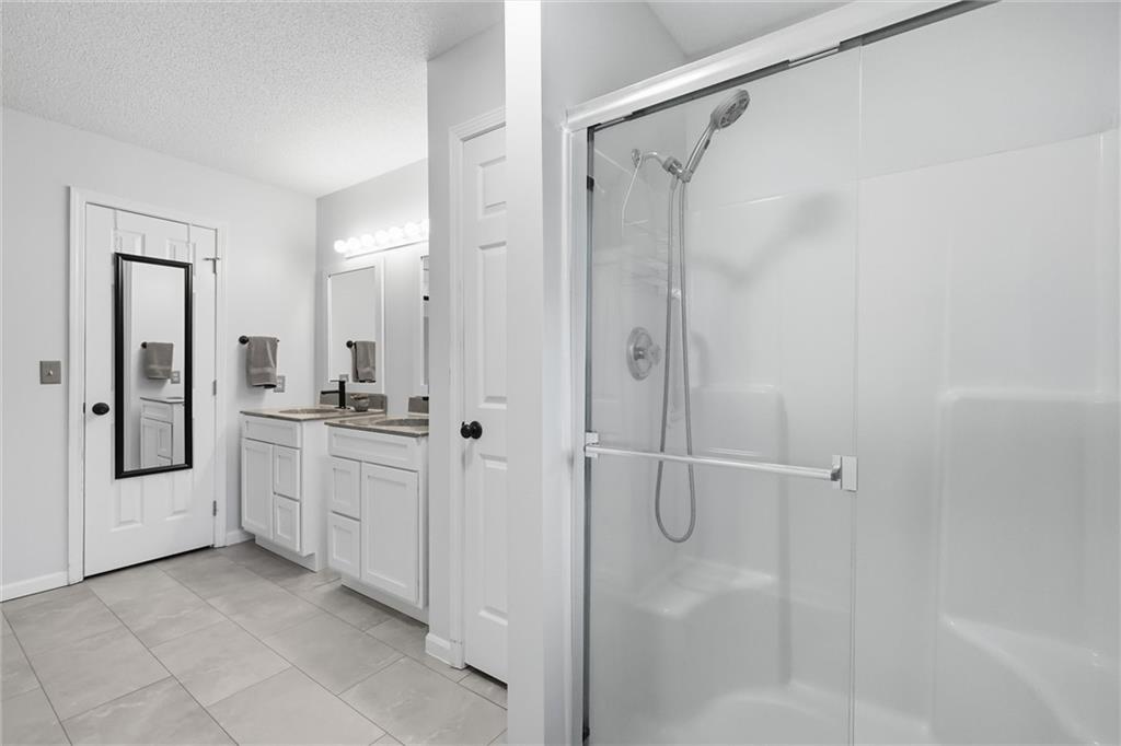 15724 Travis Street Property Photo 17