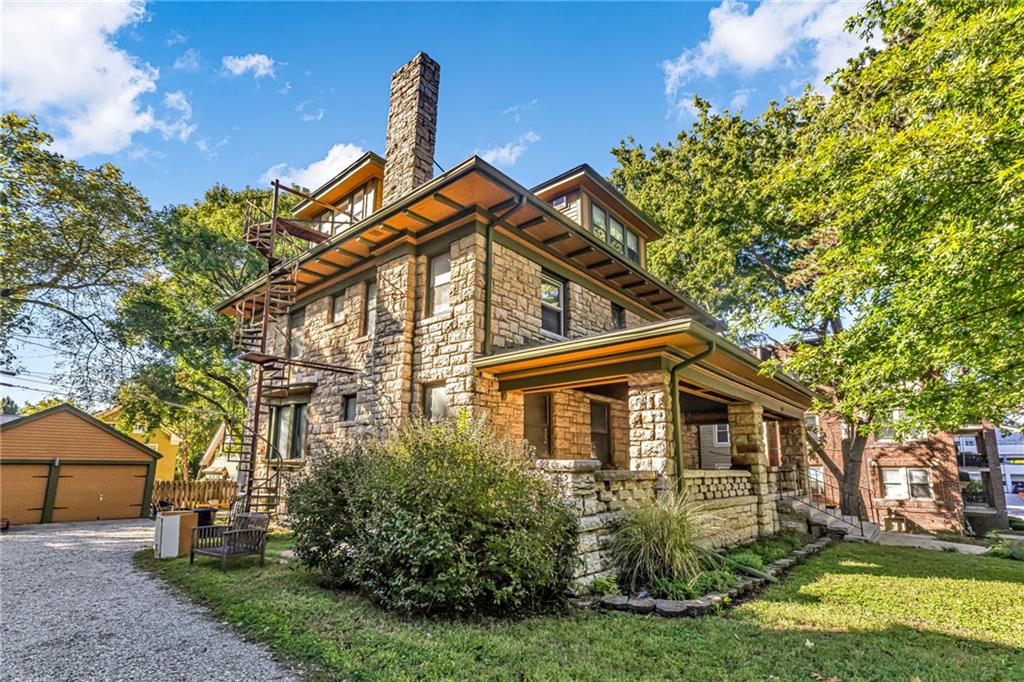 3712 Washington Street Property Photo 4