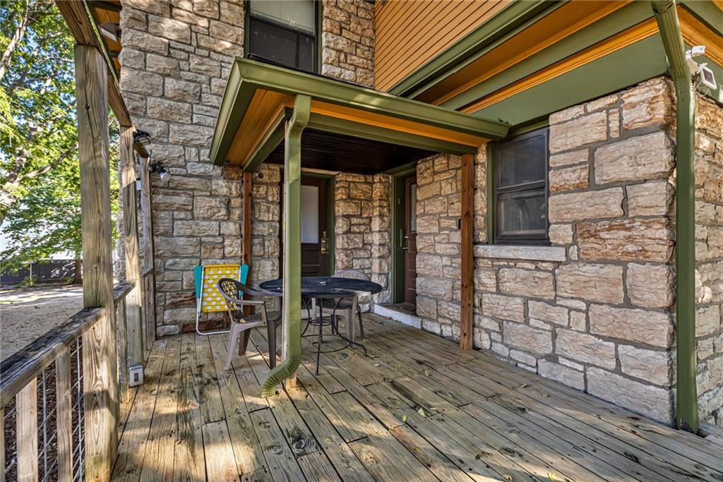 3712 Washington Street Property Photo 5