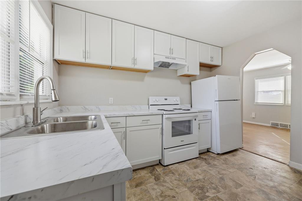 1302&4 Richmond Avenue Property Photo 8