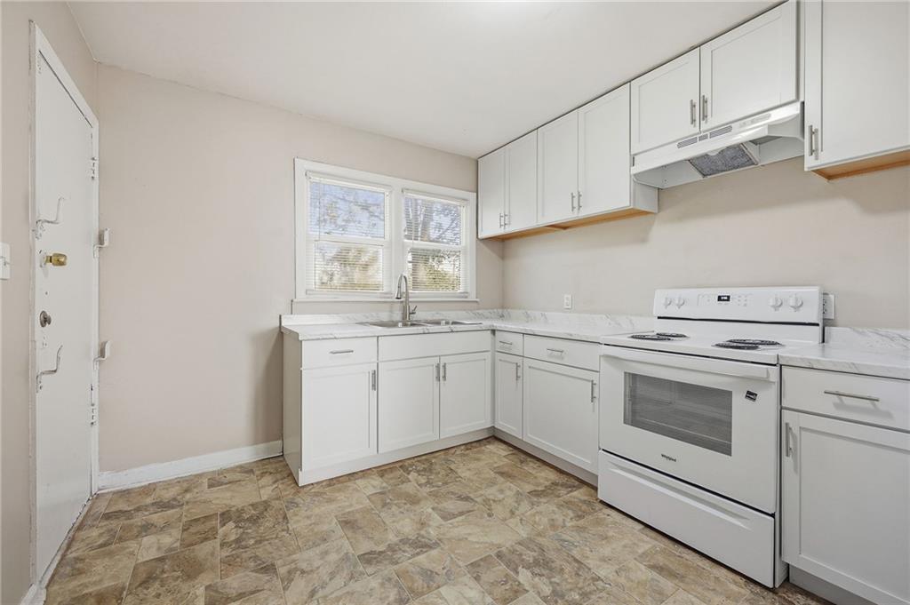 1302&4 Richmond Avenue Property Photo 9