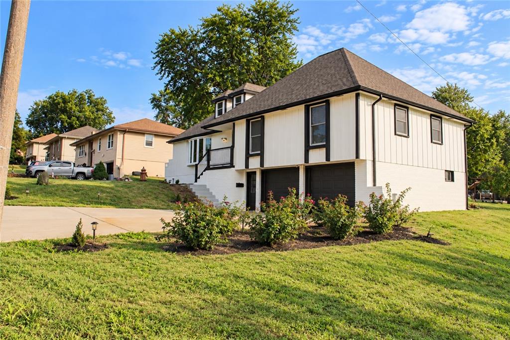16001 E 30 Street Property Photo 3