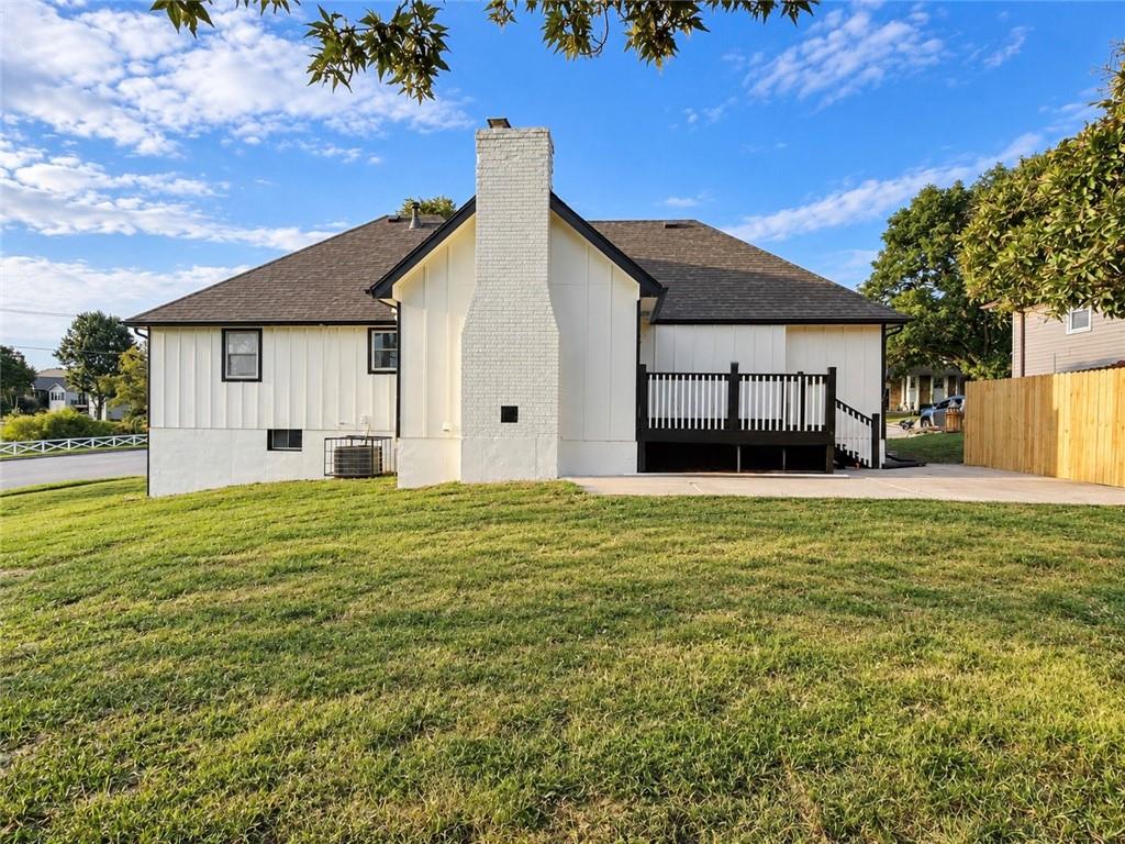 16001 E 30 Street Property Photo 7