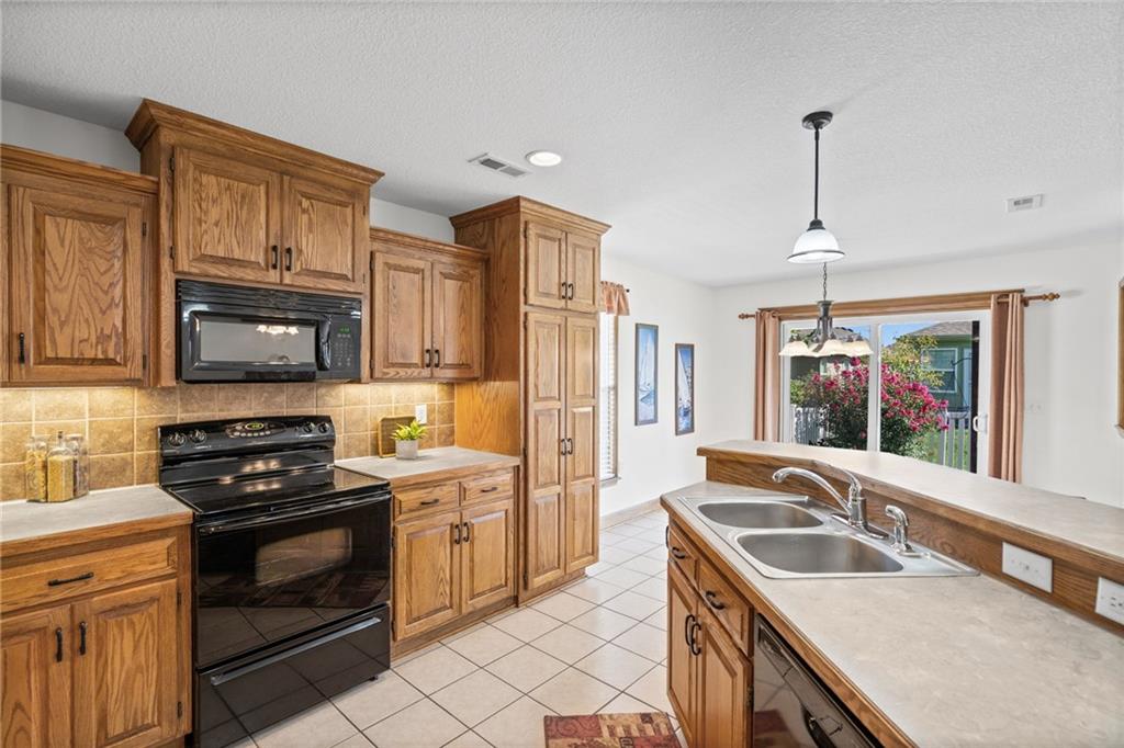 521 Galaxy Lane Property Photo 6