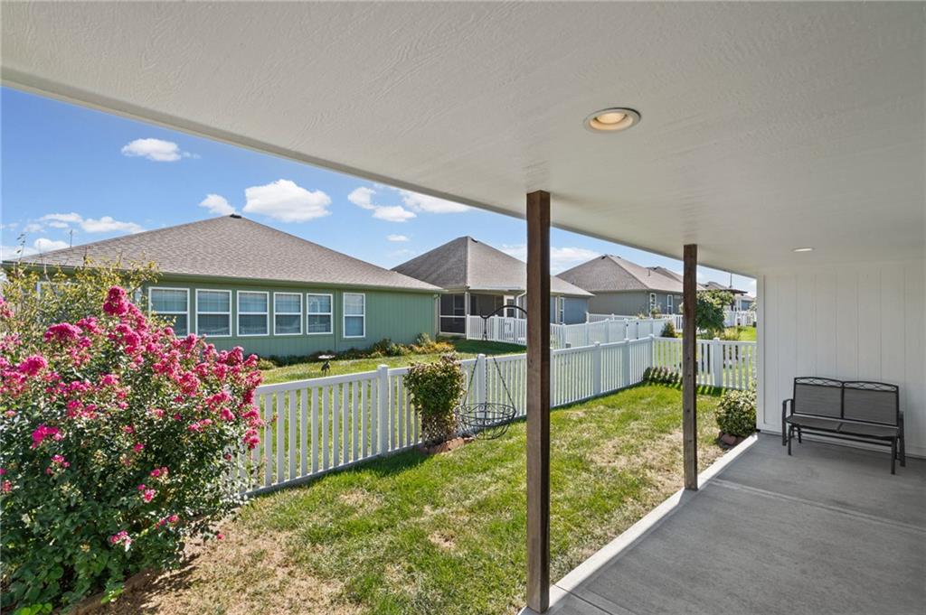 521 Galaxy Lane Property Photo 13