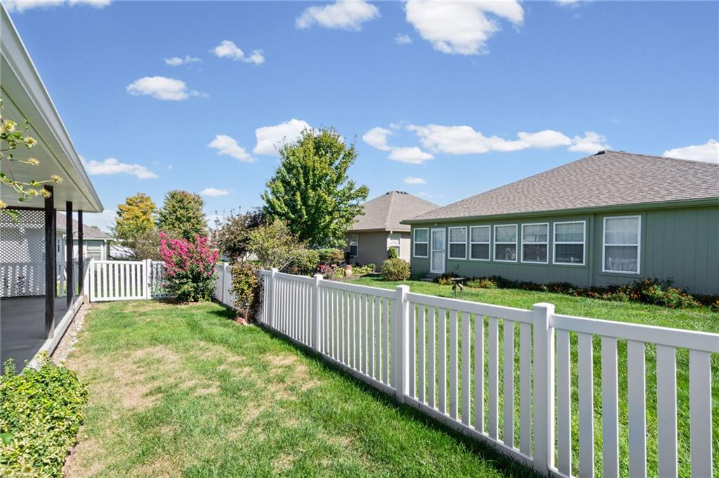 521 Galaxy Lane Property Photo 14