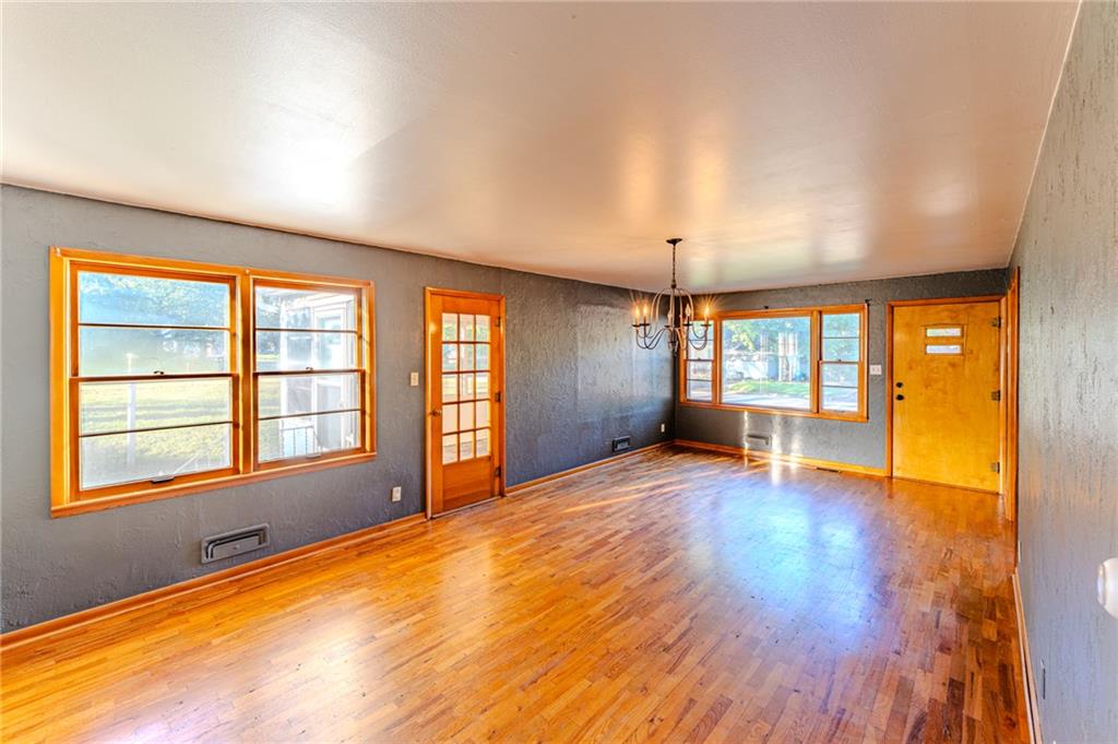 404 N State Street Property Photo 3