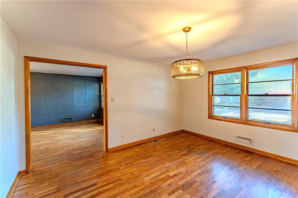 404 N State Street Property Photo 5