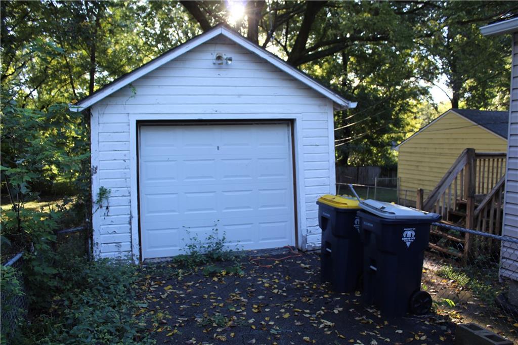 7811 Summit Street Property Photo 2