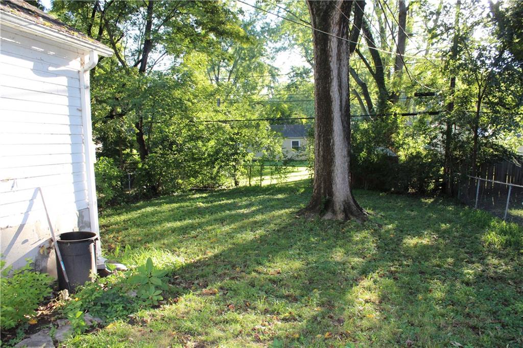 7811 Summit Street Property Photo 3