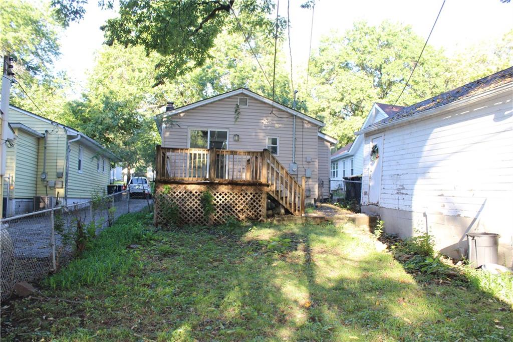 7811 Summit Street Property Photo 4