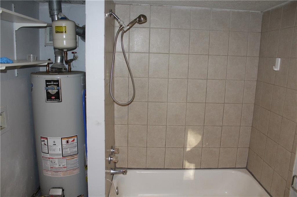 7811 Summit Street Property Photo 6