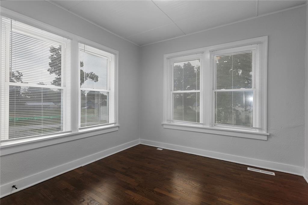 203 E 2nd Street Property Photo 19