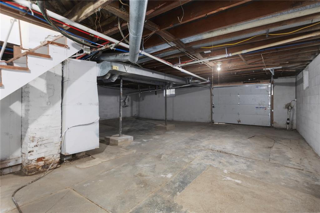 203 E 2nd Street Property Photo 24