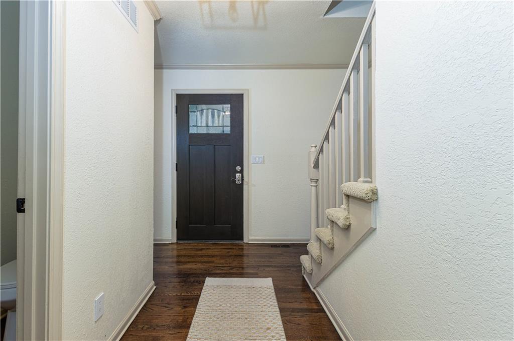 9624 N Wayne Avenue Property Photo 13