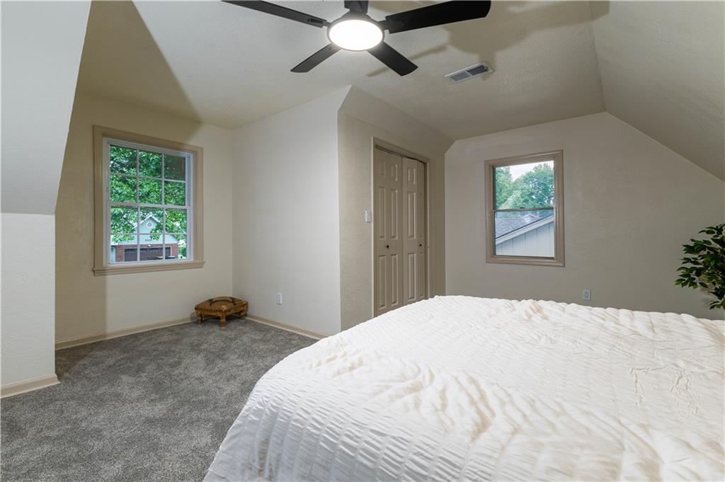 9624 N Wayne Avenue Property Photo 33