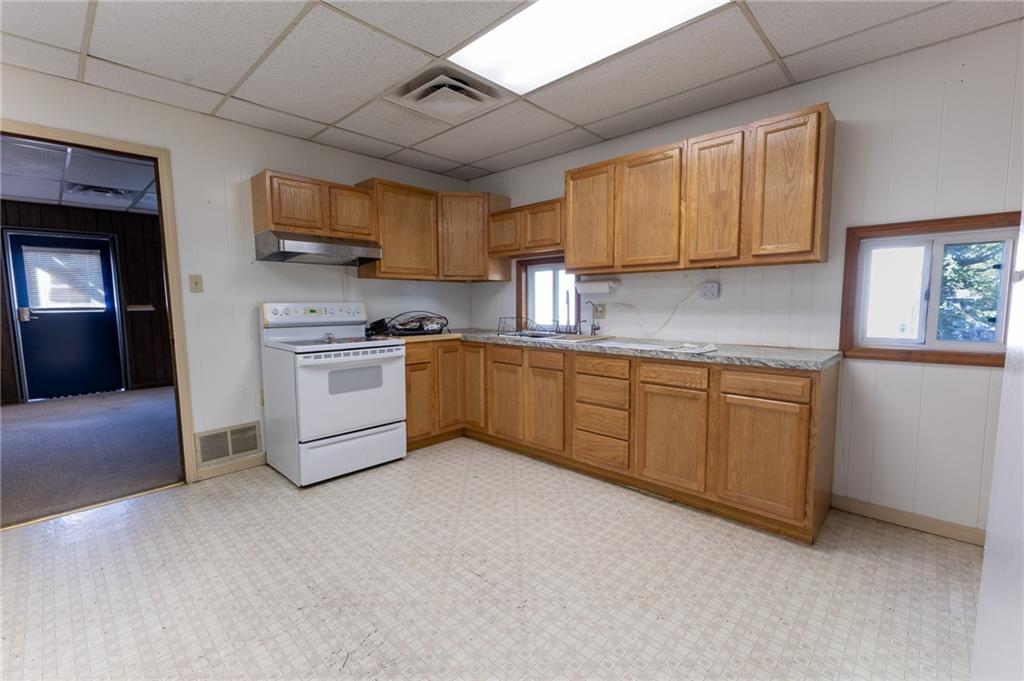 211 W Ray Street Property Photo 10