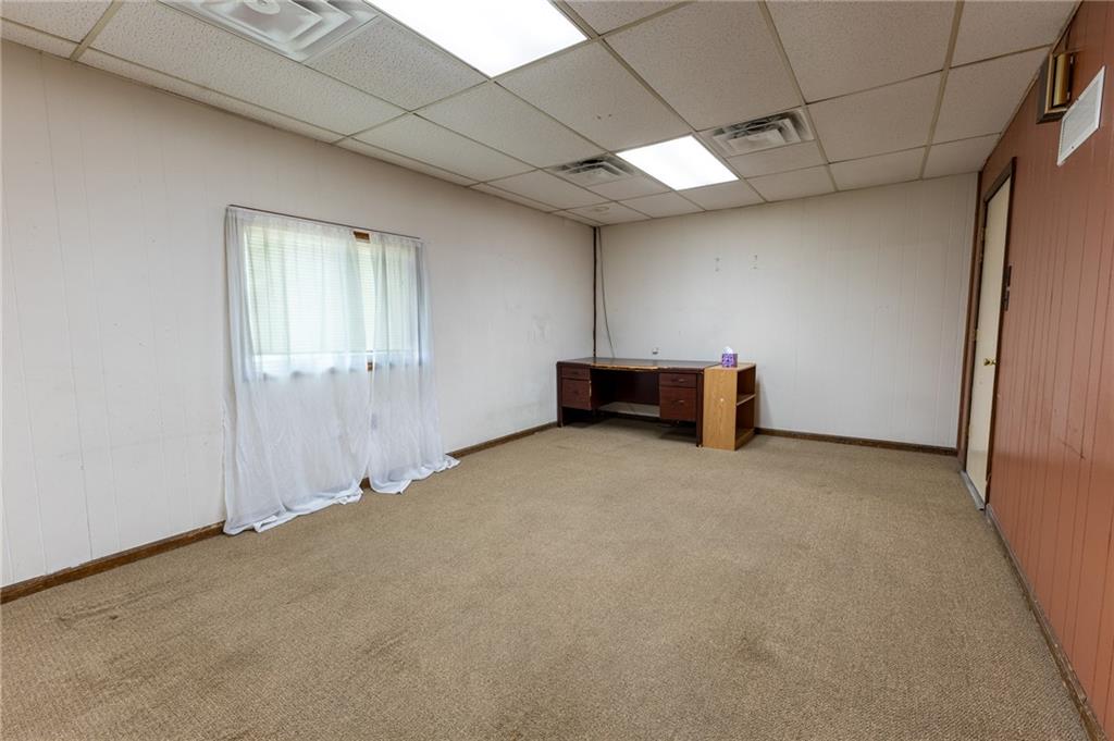 211 W Ray Street Property Photo 12