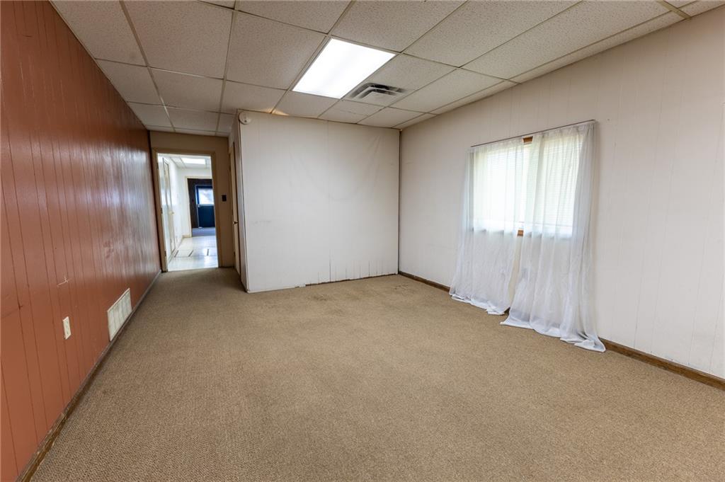 211 W Ray Street Property Photo 13