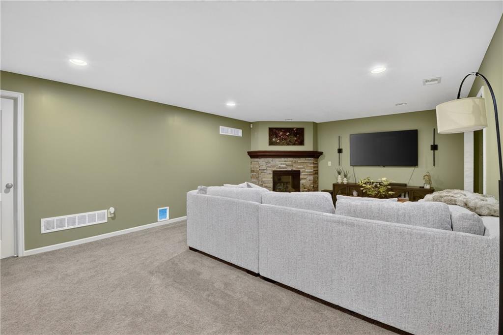 21647 W 177th Terrace Property Photo 32