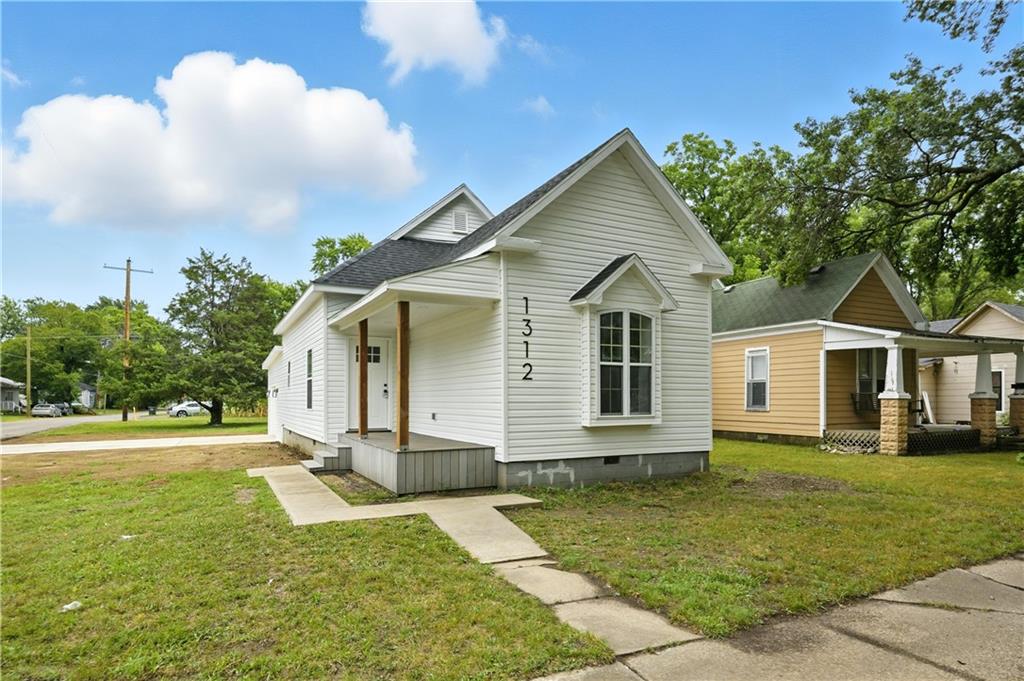 509 E Jefferson Street Property Photo 6