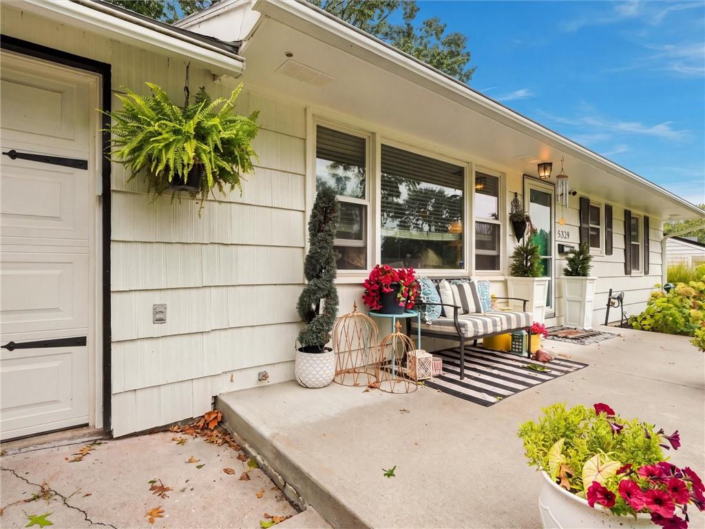 5329 N Michigan Avenue Property Photo 3