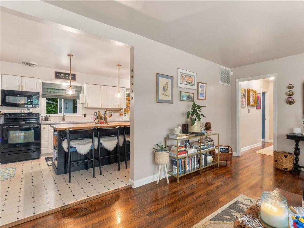 5329 N Michigan Avenue Property Photo 7