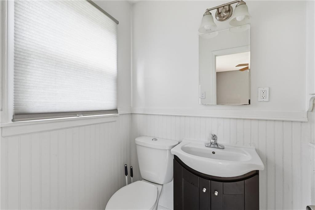9012 Wornall Road Property Photo 15