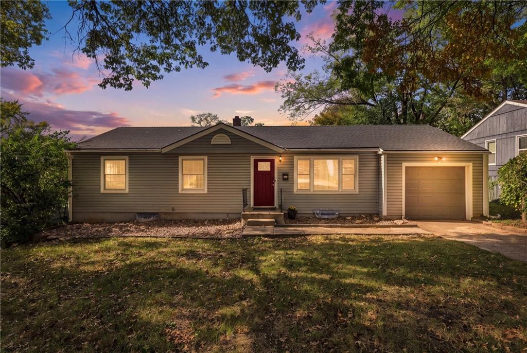 9012 Wornall Road Property Photo 18