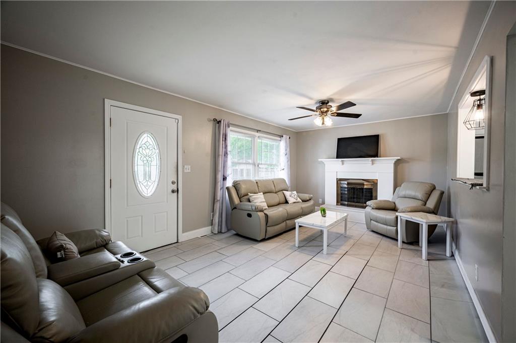 10708 E 32nd Street Property Photo 2