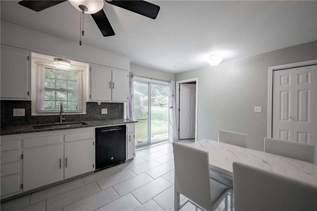 10708 E 32nd Street Property Photo 6