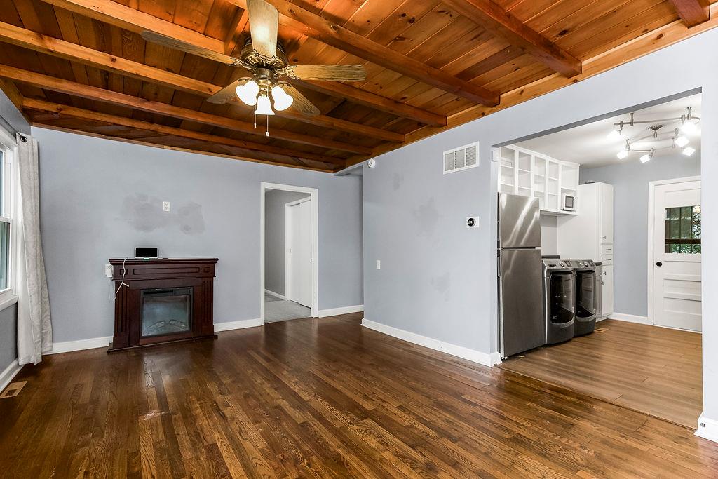 11410 E 25th Street Property Photo 6