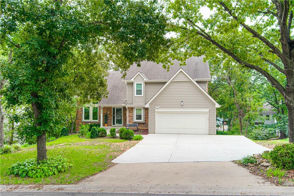 13723 W 75th Place Property Photo