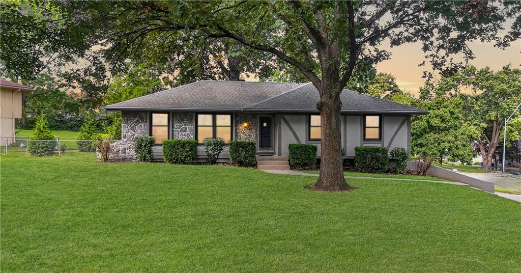 7920 N Euclid Avenue Property Photo 1