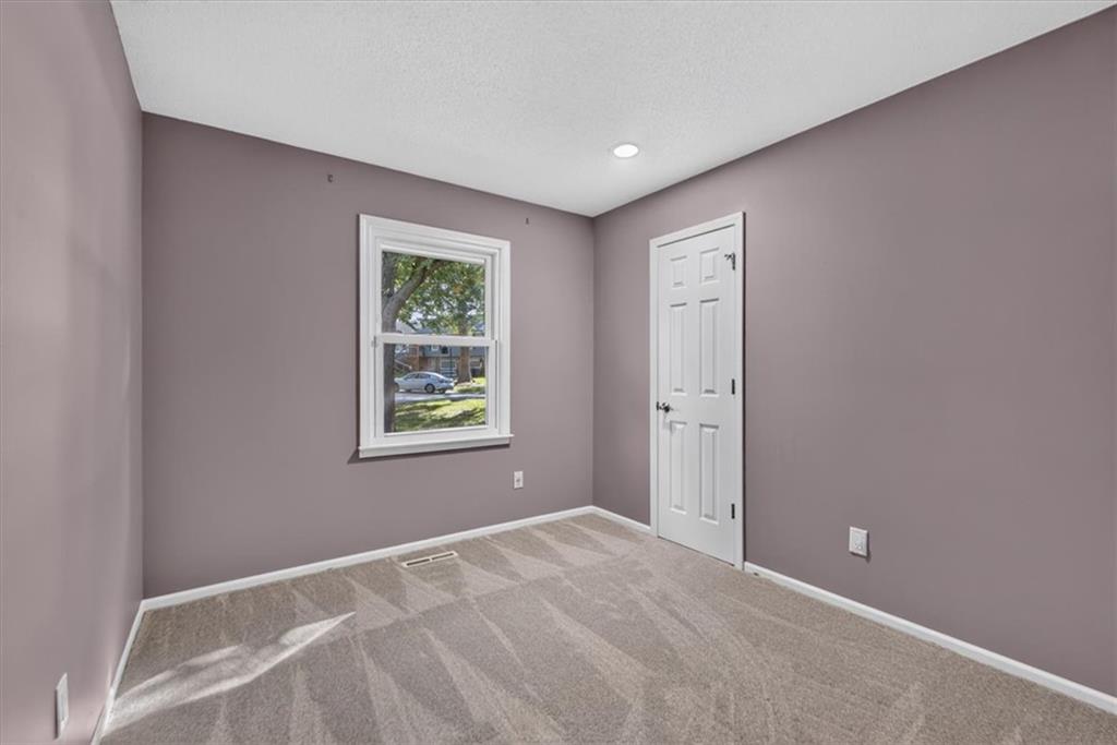 7920 N Euclid Avenue Property Photo 17
