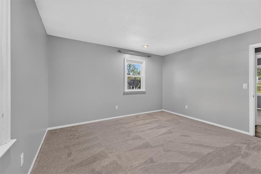 7920 N Euclid Avenue Property Photo 24