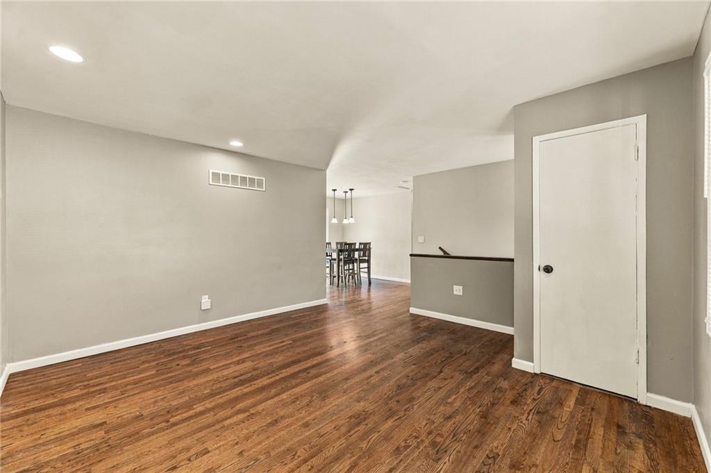 4961 Nw Woody Creek Lane Property Photo 6