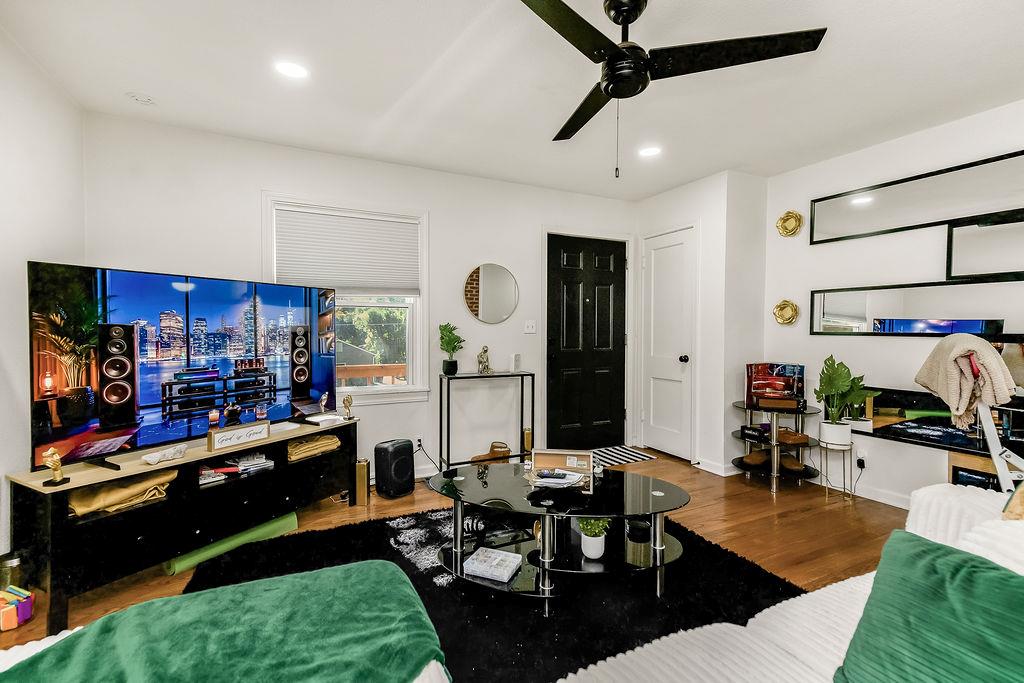 10812 E 59th Street Property Photo 4